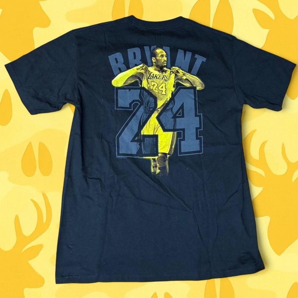 Y2K Kobe Bryant "Black Mamba Majestic t shirt Size L Lakers